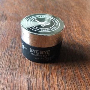 It cosmetics concealer TAN